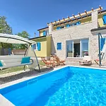Villa Zminj 1404 Tomisici