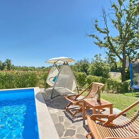 Villa Zminj 1404 *