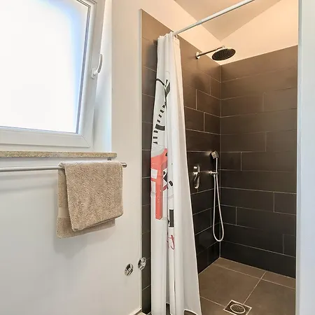 Zminj 1404 * Tomisici