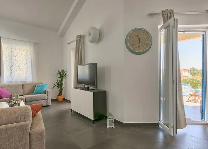 Zminj 1404 Villa