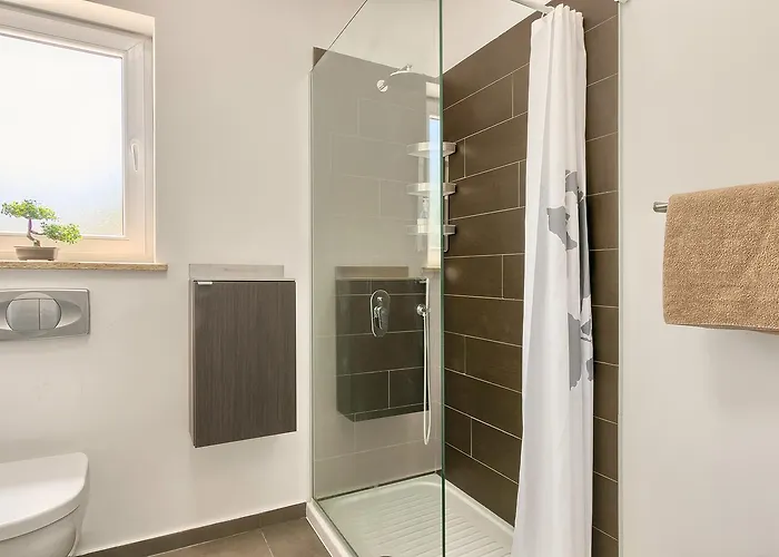 Zminj 1404 * Tomišići