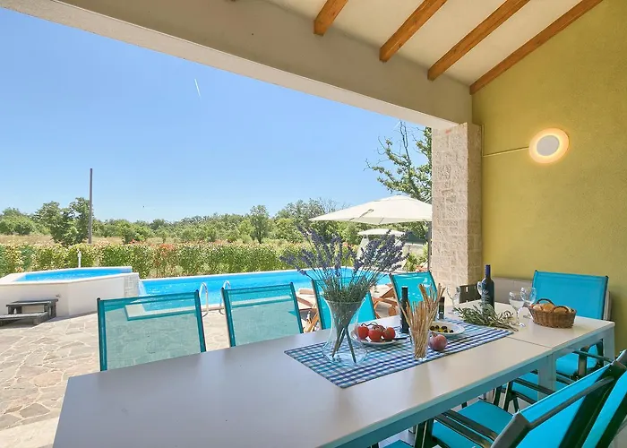 Villa Zminj 1404 Tomisici