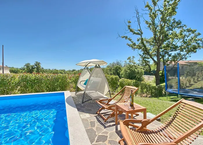 ヴィラ Zminj 1404 *